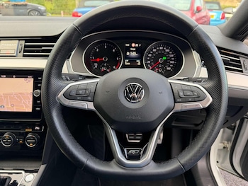 Used Volkswagen Passat 2020 for sale - 76836992: Photo