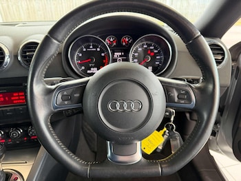 Used Audi TT 2010 for sale - 78332345: Photo