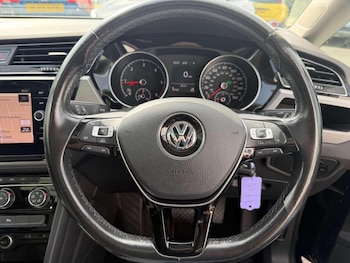 Used Volkswagen Touran 2018 for sale - 78526458: Photo