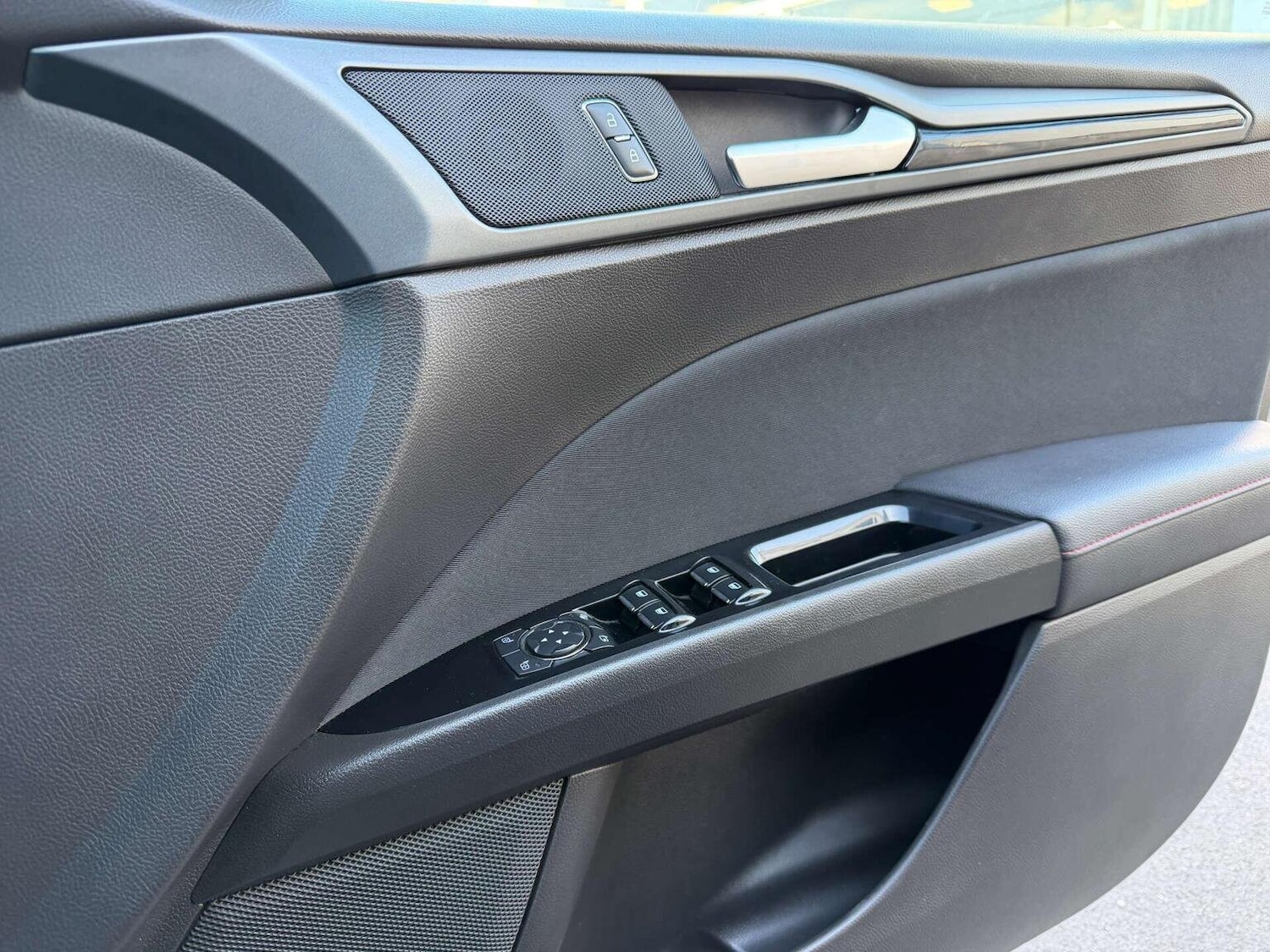 Used Ford Mondeo 2018 for sale - 76769507: Photo 24