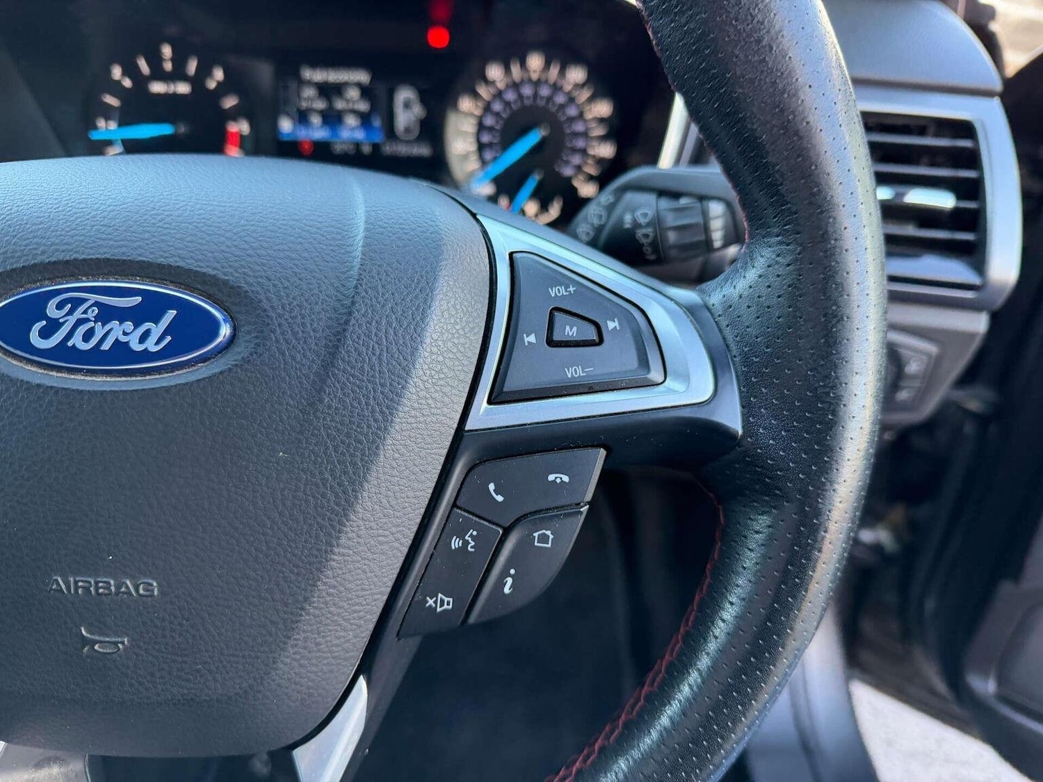 Used Ford Mondeo 2018 for sale - 76769507: Photo 6