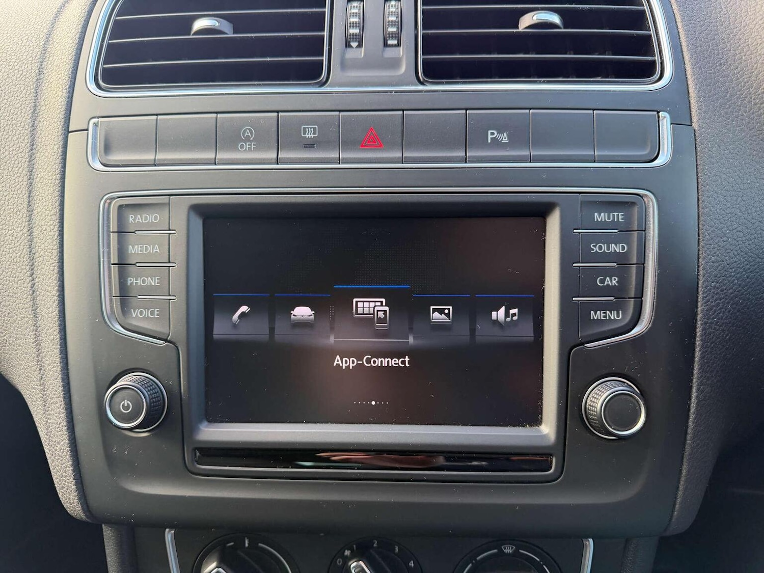 Used Volkswagen Polo 2017 for sale - 76741342: Photo 11