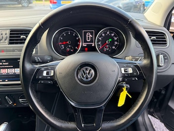 Used Volkswagen Polo 2017 for sale - 76741342: Photo