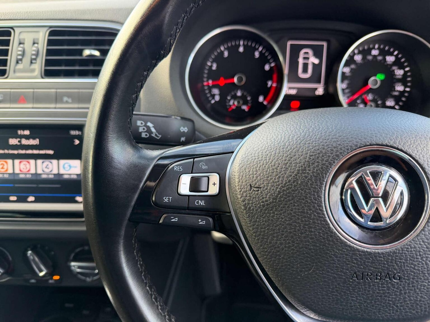 Used Volkswagen Polo 2017 for sale - 76741342: Photo 5