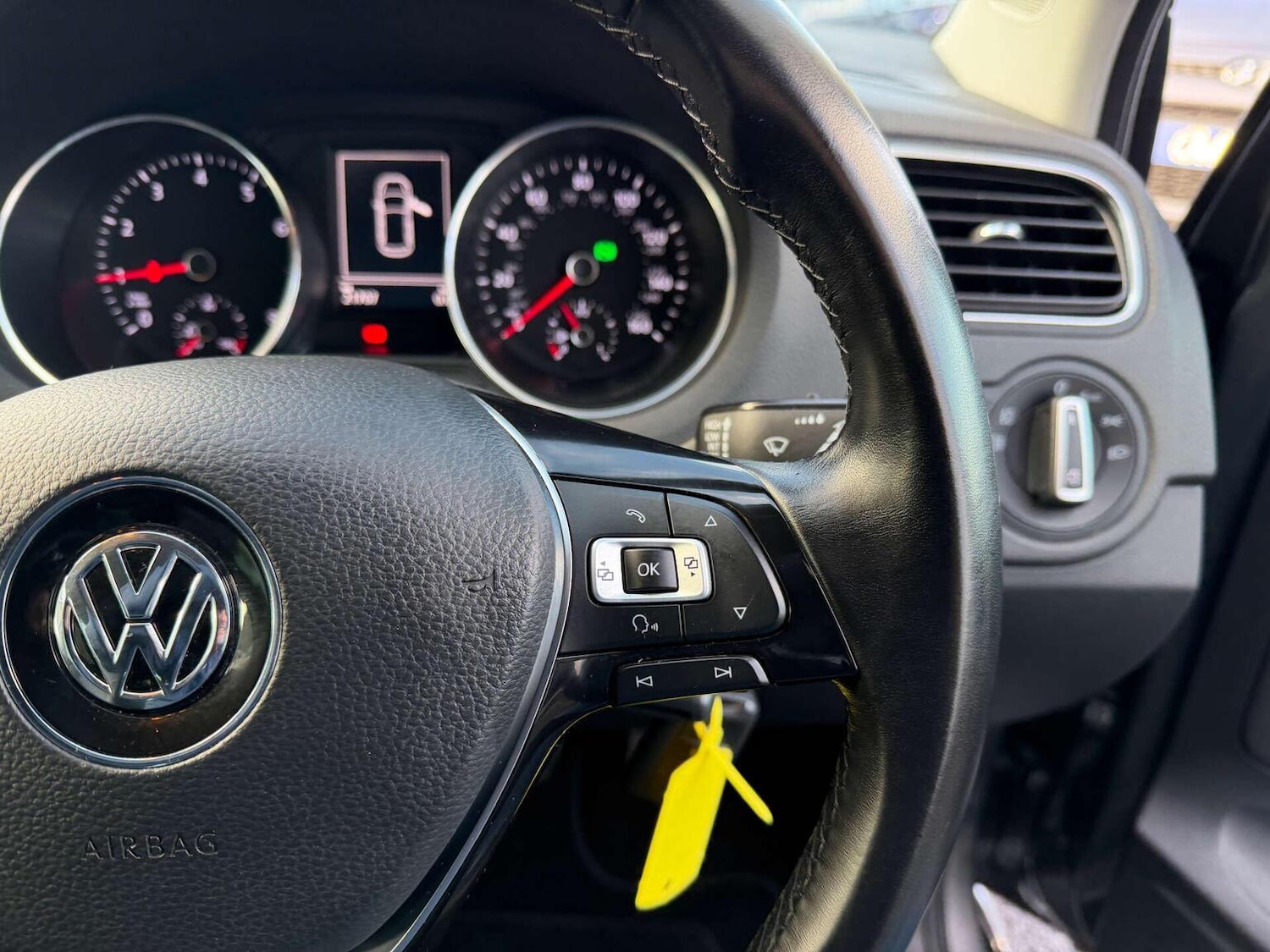 Used Volkswagen Polo 2017 for sale - 76741342: Photo 6