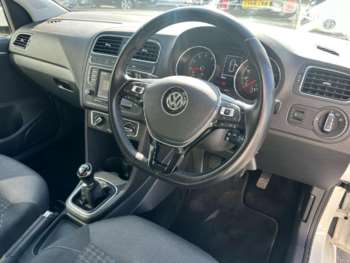 Used Volkswagen Polo 2015 for sale - 75338156: Photo