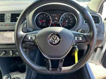 Used Volkswagen Polo 2015 for sale - 75338156: Photo