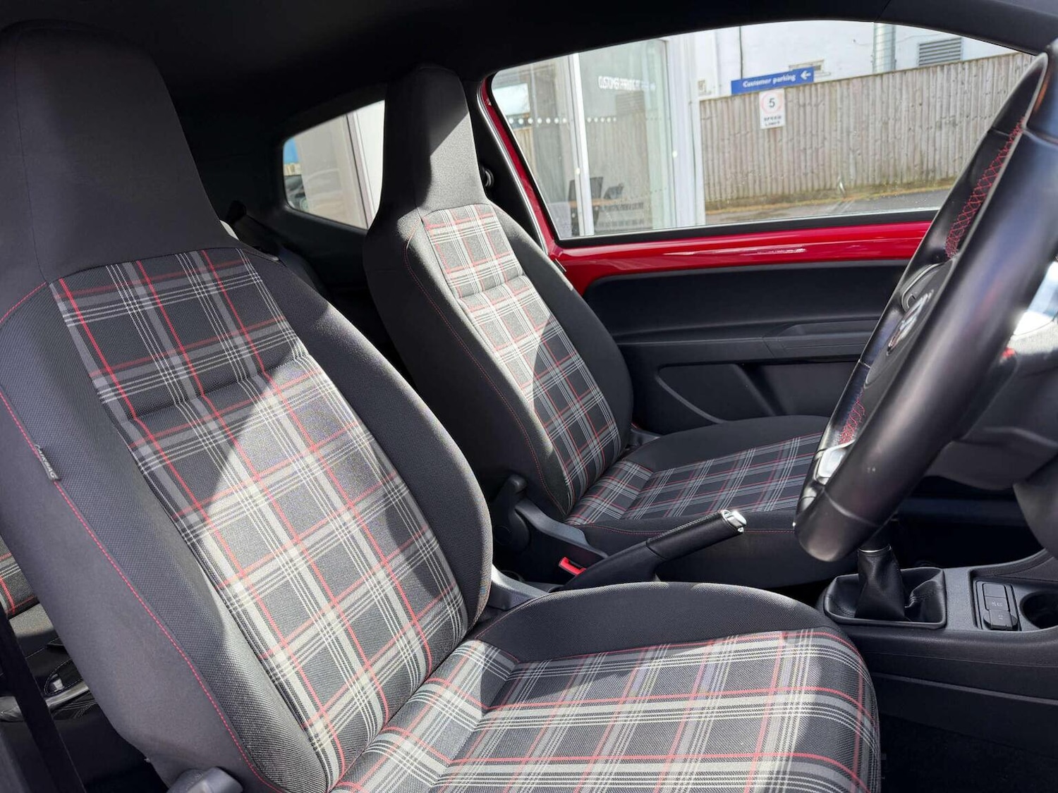 Used Volkswagen up! 2018 for sale - 77687689: Photo 23