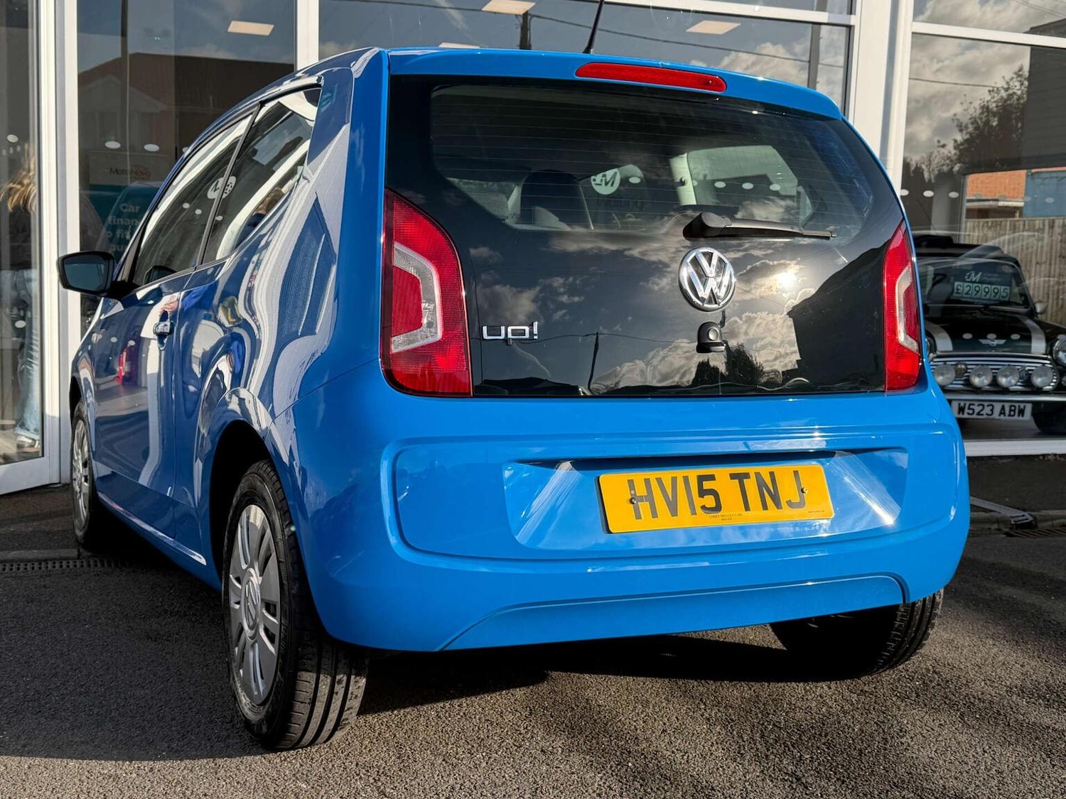 Used Volkswagen up! 2015 for sale - 77707279: Photo 2