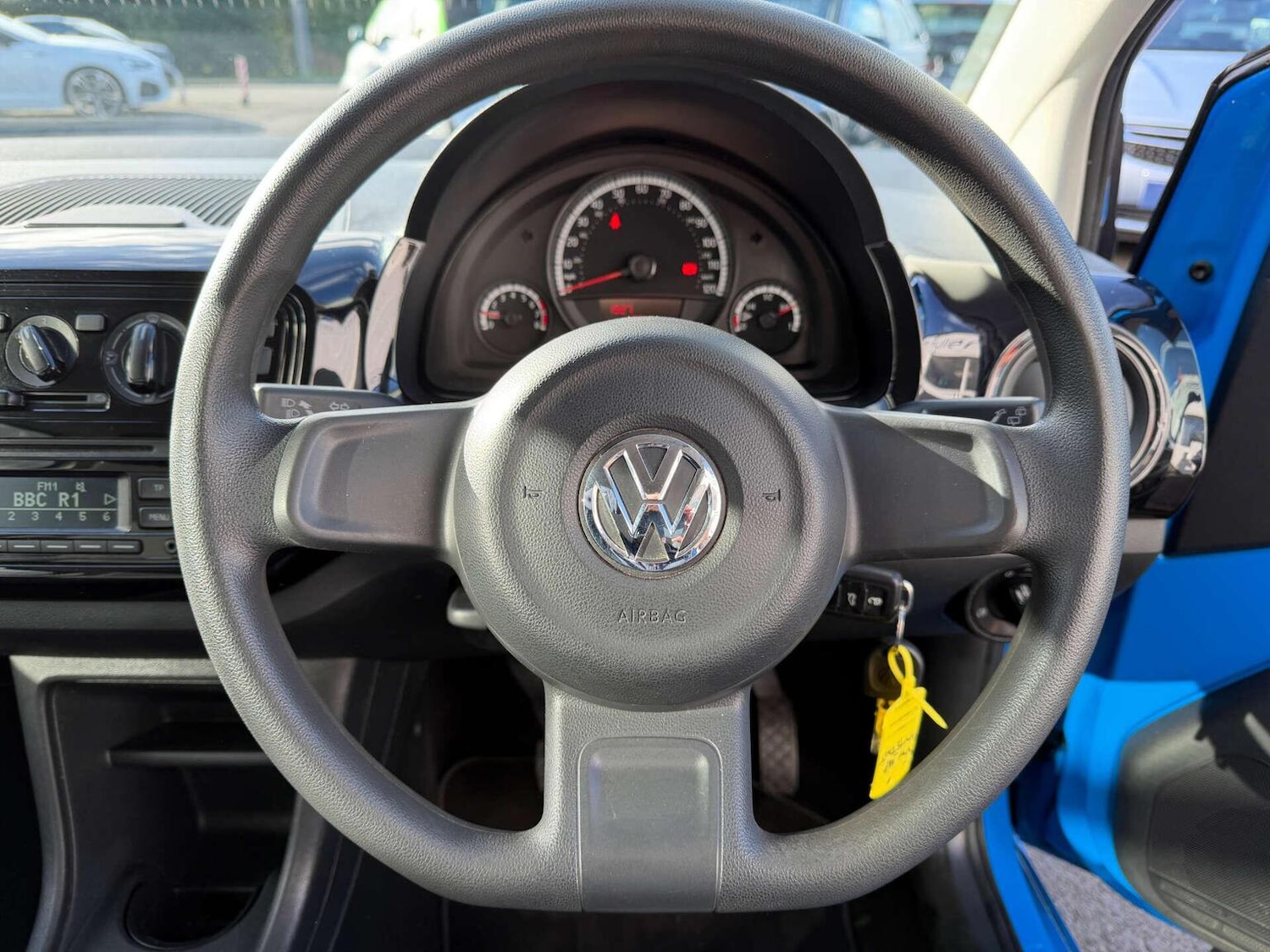 Used Volkswagen up! 2015 for sale - 77707279: Photo 4