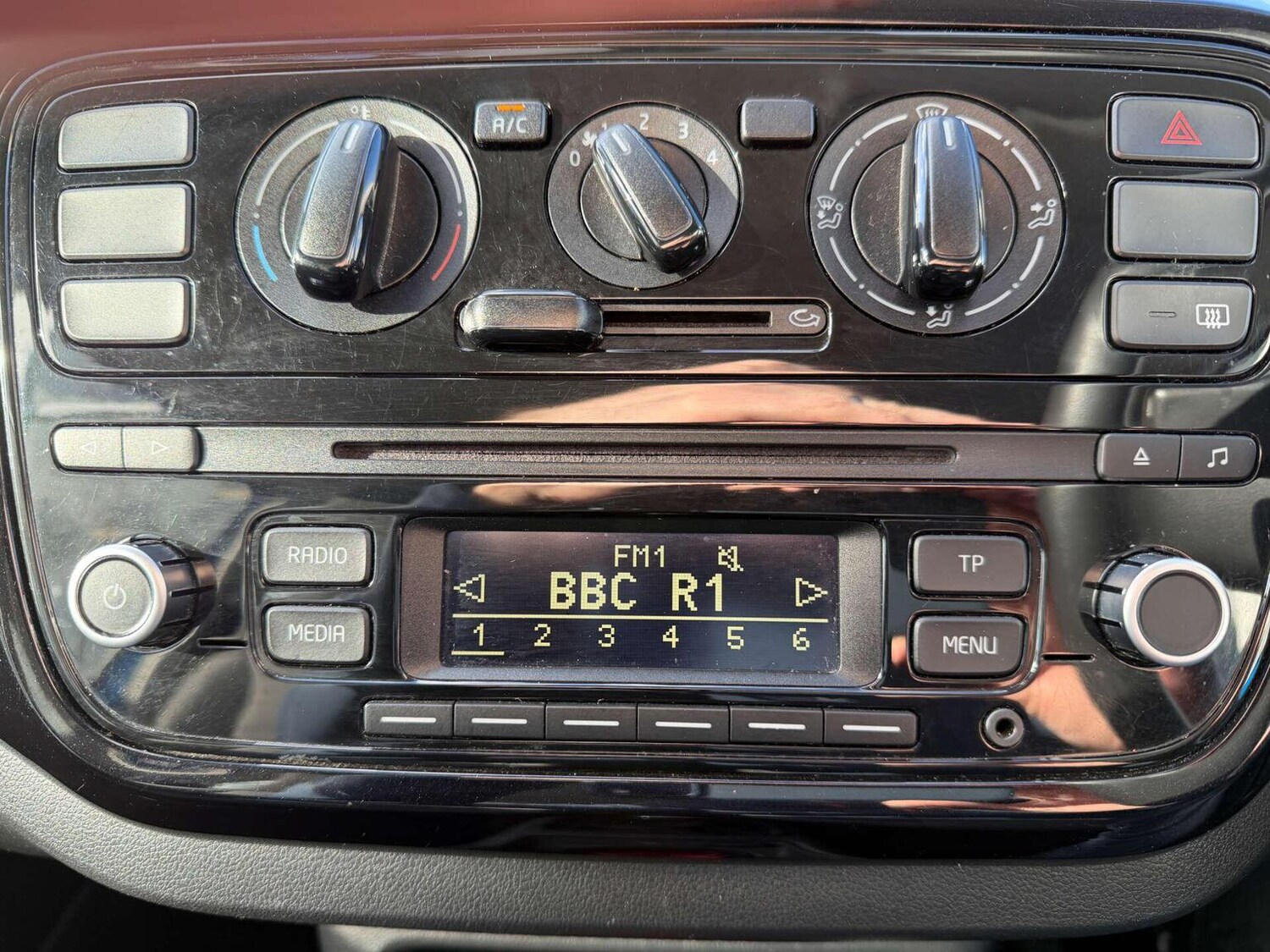 Used Volkswagen up! 2015 for sale - 77707279: Photo 9