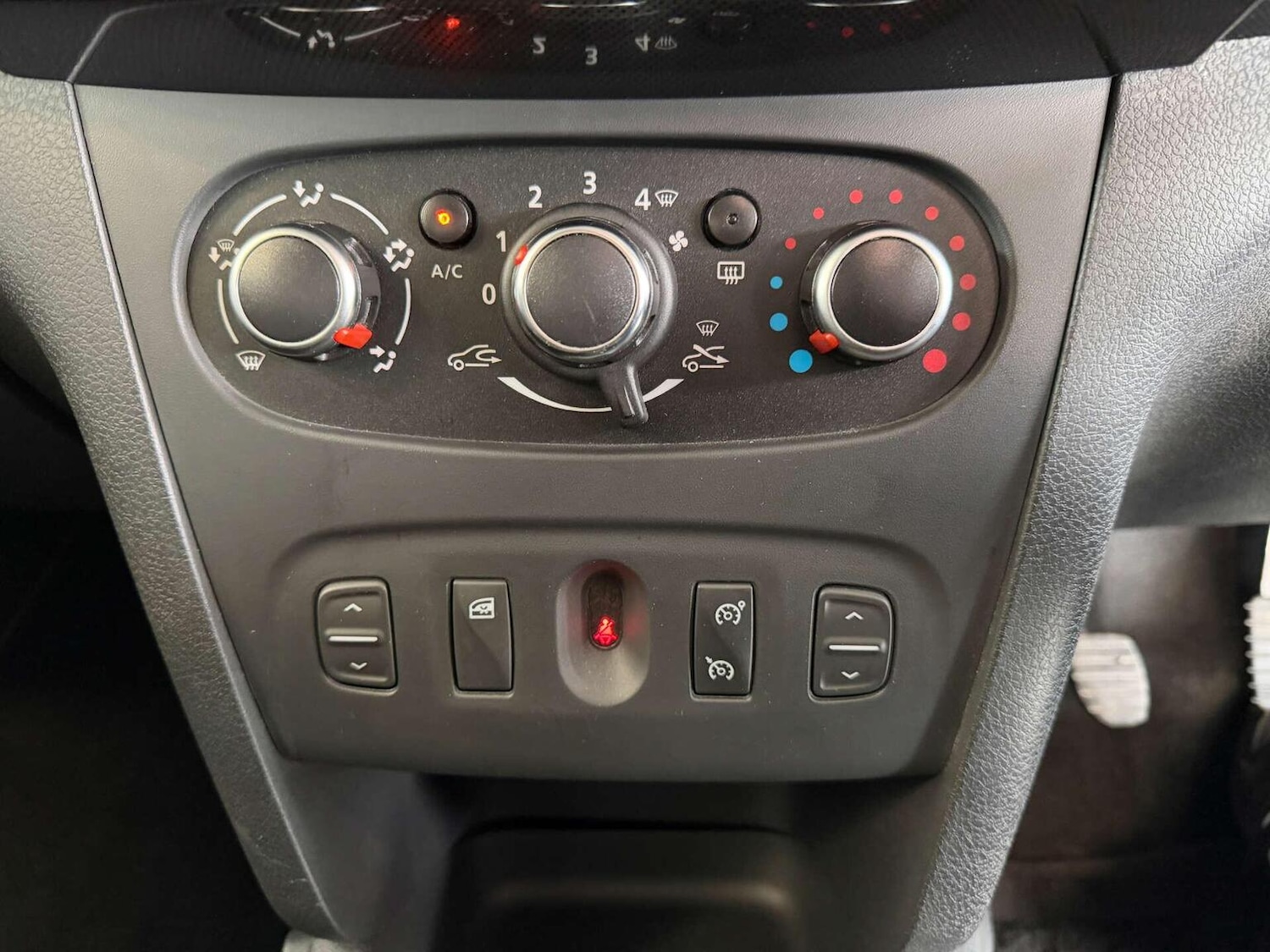 Used Dacia Sandero Stepway 2017 for sale - 78134977: Photo 16