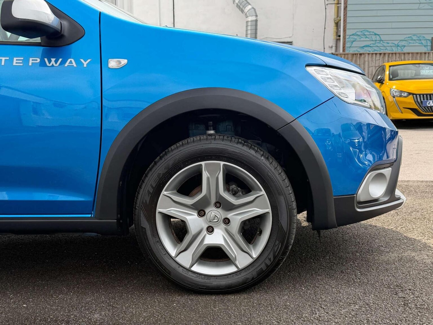 Used Dacia Sandero Stepway 2017 for sale - 78134977: Photo 33