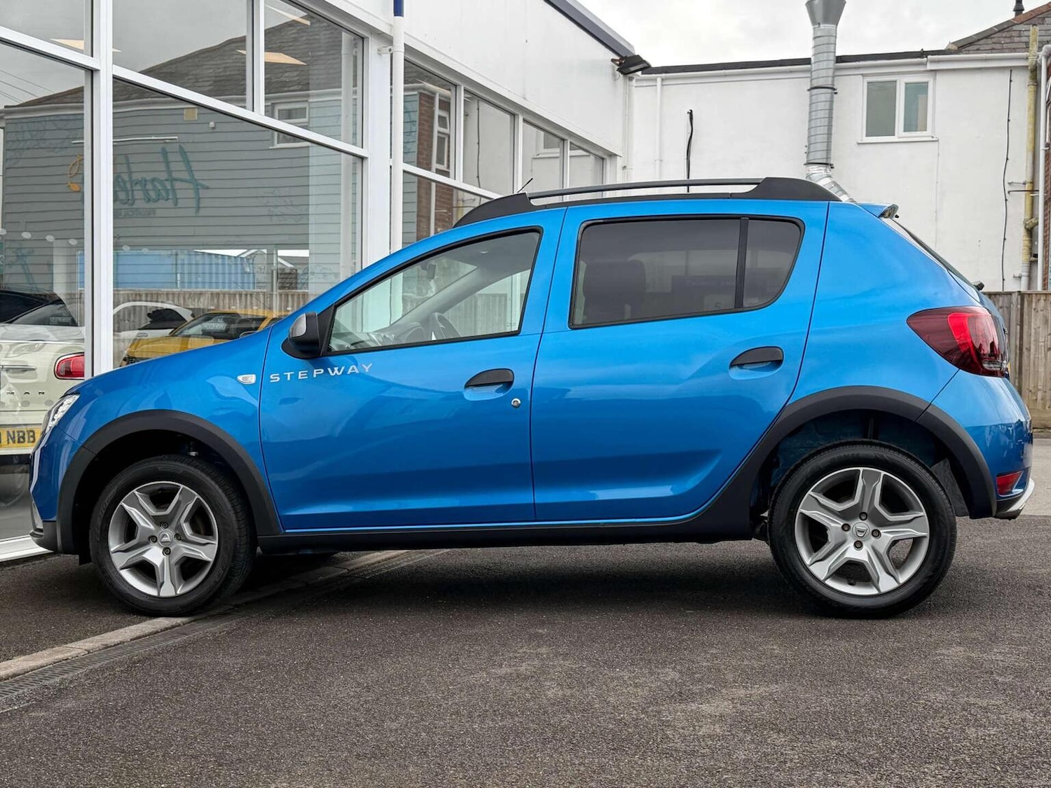 Used Dacia Sandero Stepway 2017 for sale - 78134977: Photo 38