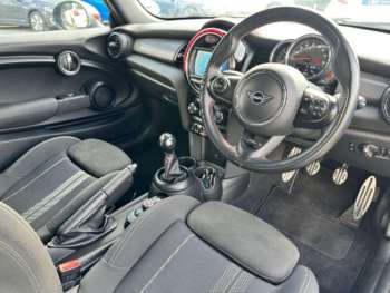 Used MINI Hatch 2018 for sale - 74796893: Photo