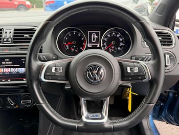 Used Volkswagen Polo 2015 for sale - 76253007: Photo