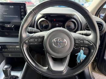 Used Toyota Yaris 2023 for sale - 79495310: Photo