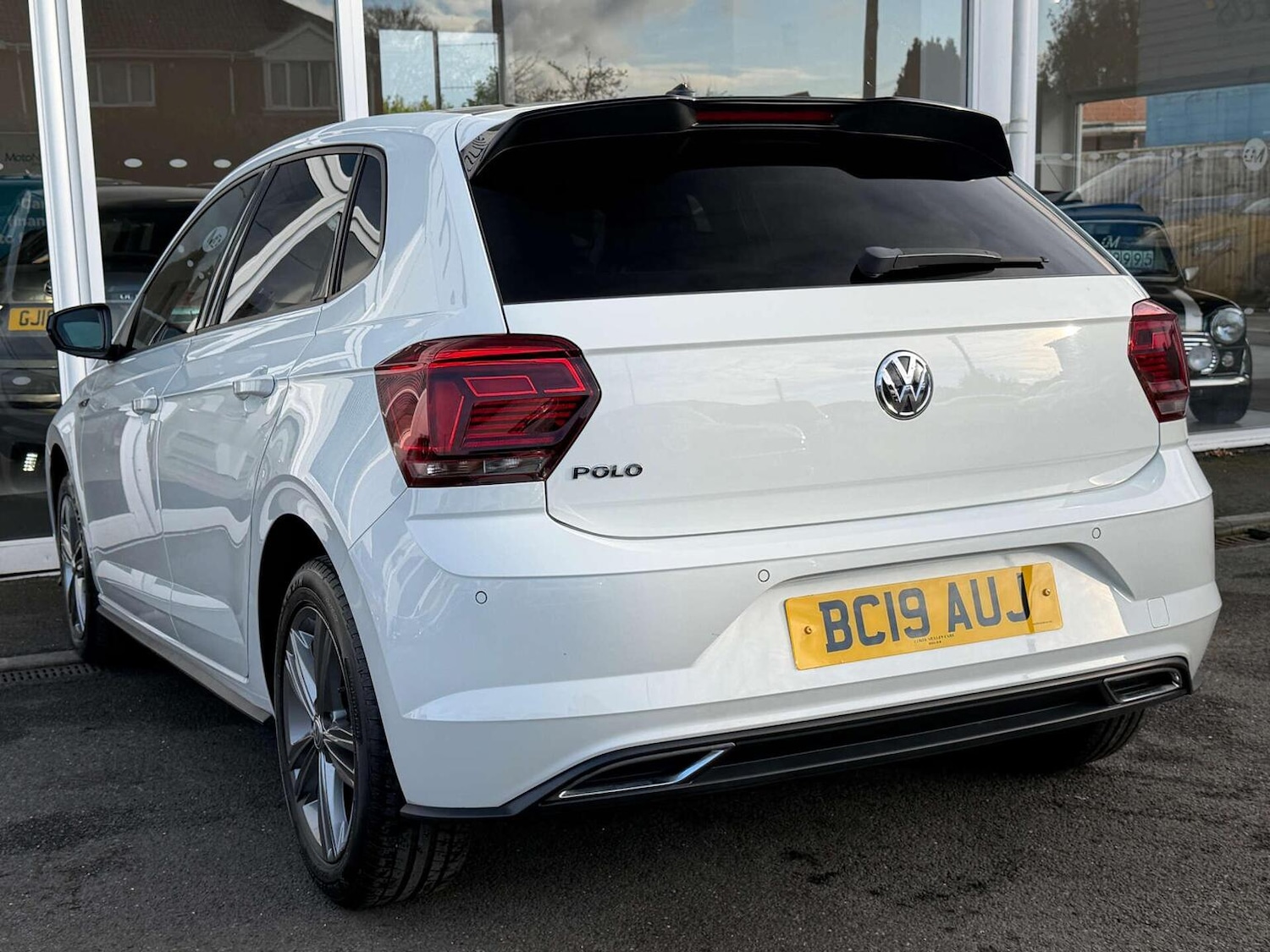 Used Volkswagen Polo 2019 for sale - 77548231: Photo 2
