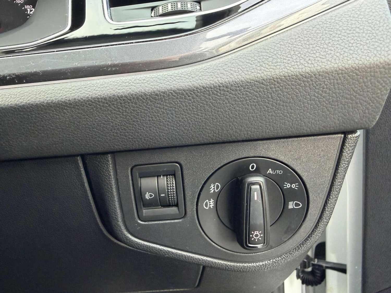 Used Volkswagen Polo 2019 for sale - 77548231: Photo 24