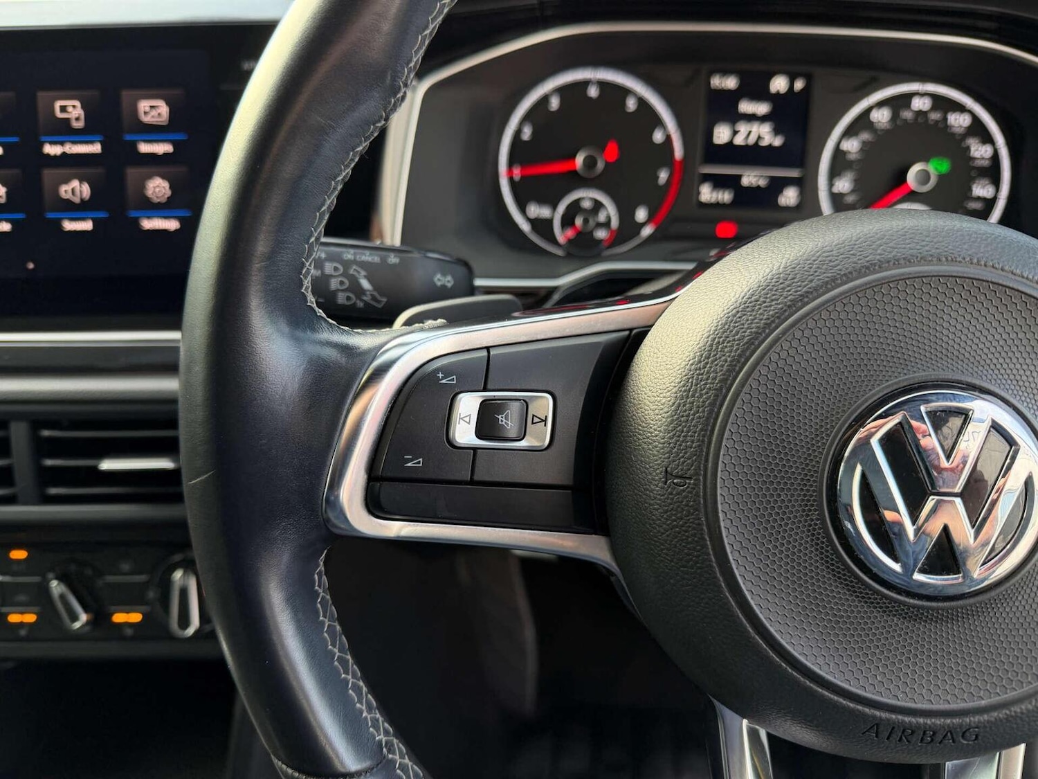 Used Volkswagen Polo 2019 for sale - 77548231: Photo 5