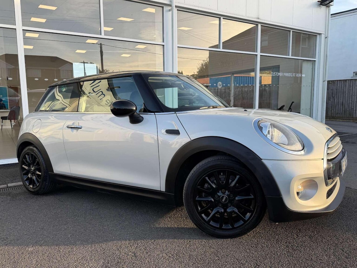 Used MINI Hatch 2015 for sale - 76397069: Photo 1