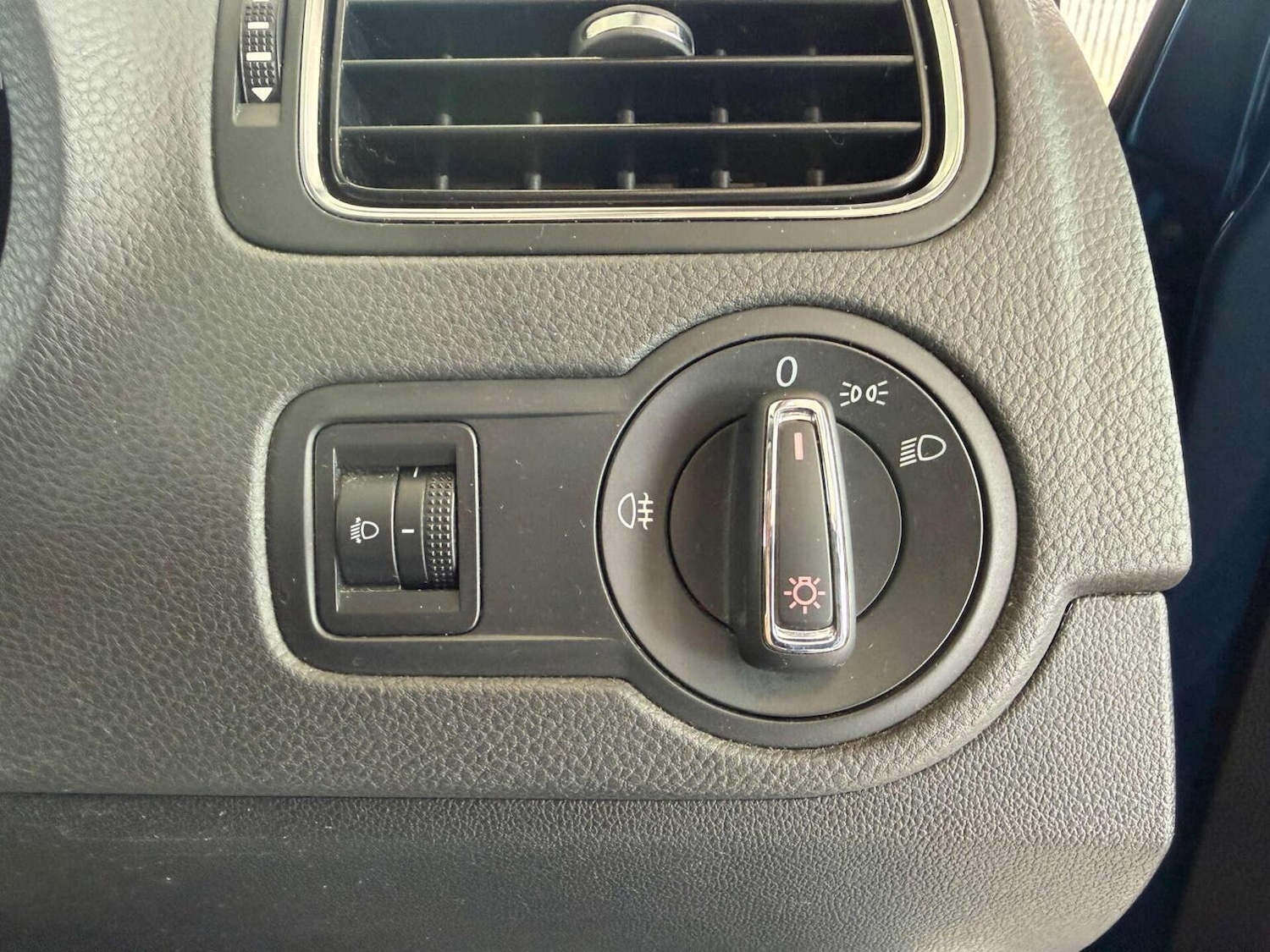 Used Volkswagen Polo 2015 for sale - 77881002: Photo 19