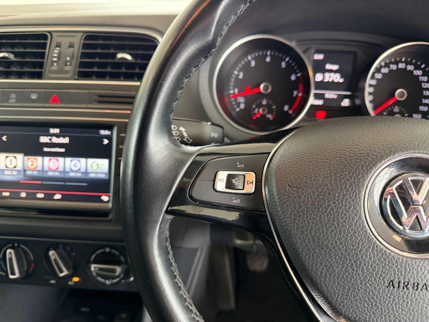 Used Volkswagen Polo 2015 for sale - 77881002: Photo 5