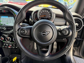 Used MINI Hatch 2019 for sale - 78840917: Photo