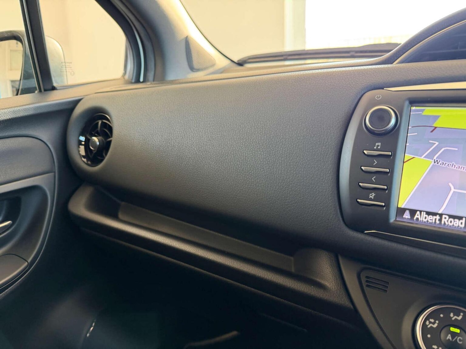 Used Toyota Yaris 2018 for sale - 77093932: Photo 17