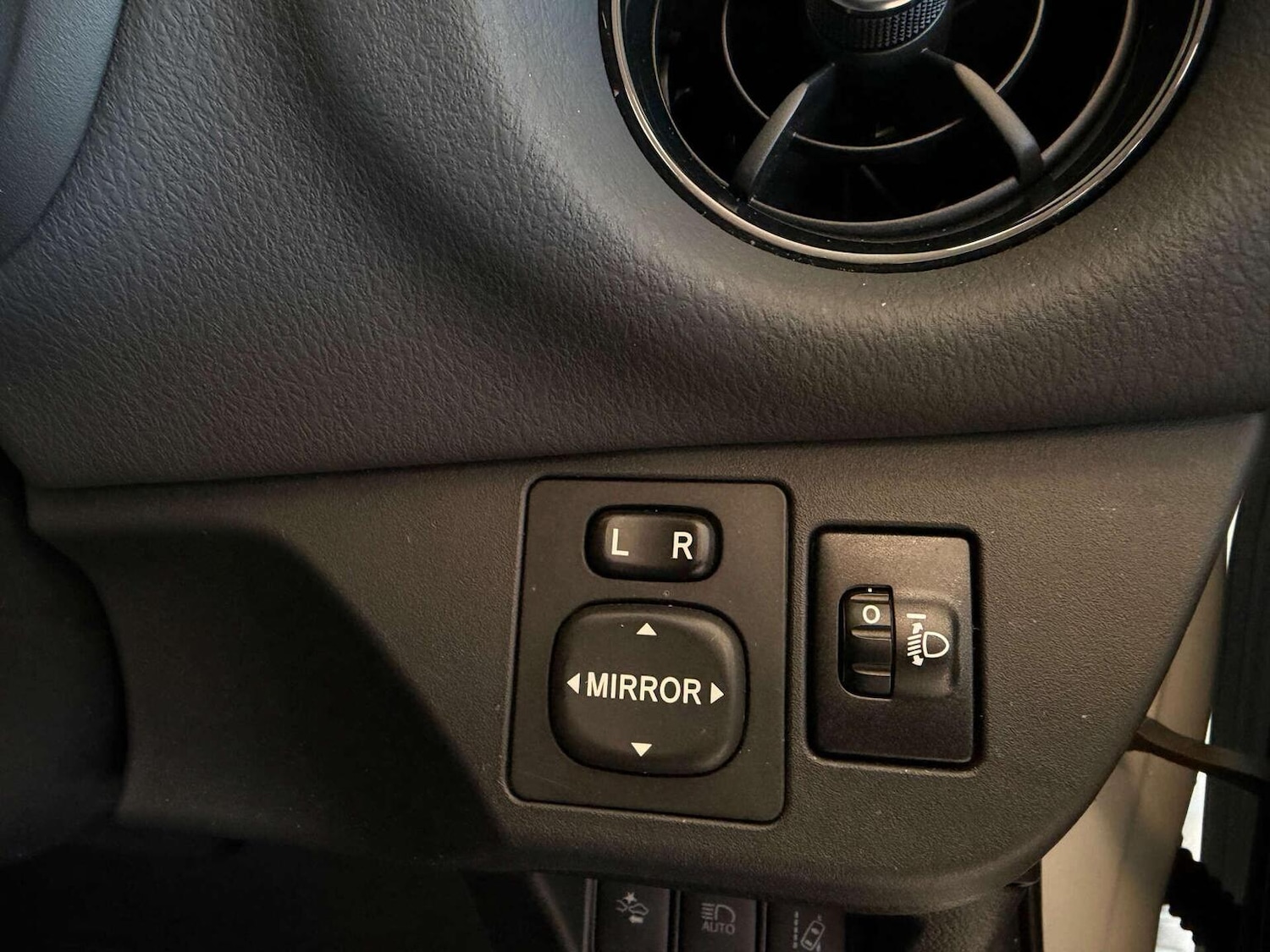 Used Toyota Yaris 2018 for sale - 77093932: Photo 21