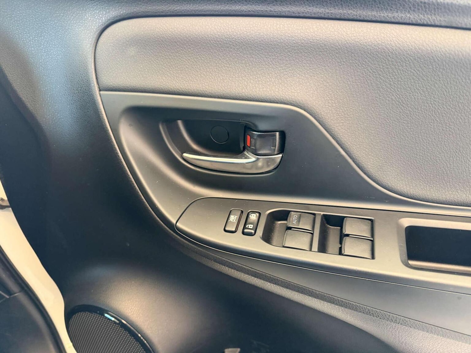 Used Toyota Yaris 2018 for sale - 77093932: Photo 23