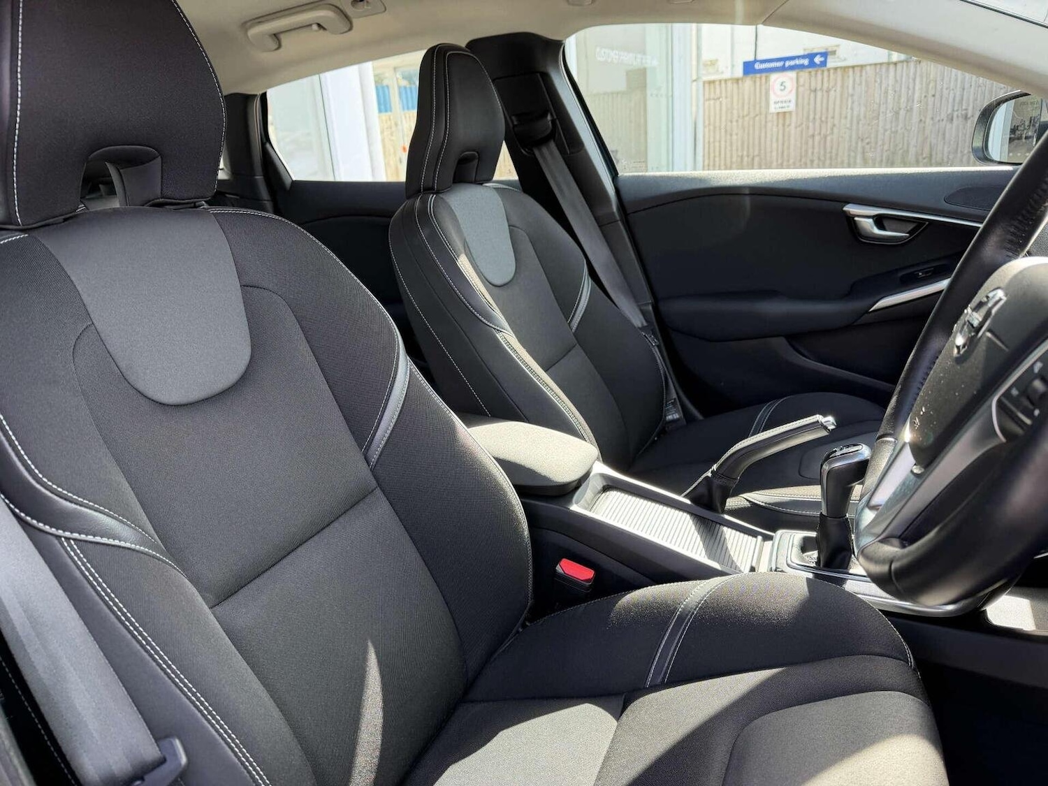 Used Volvo V40 2017 for sale - 76107419: Photo 25