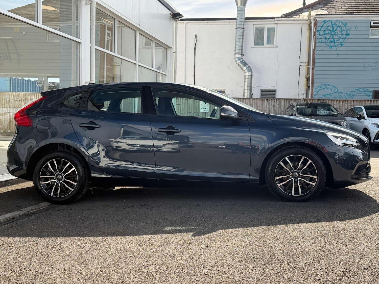 Used Volvo V40 2017 for sale - 76107419: Photo 37