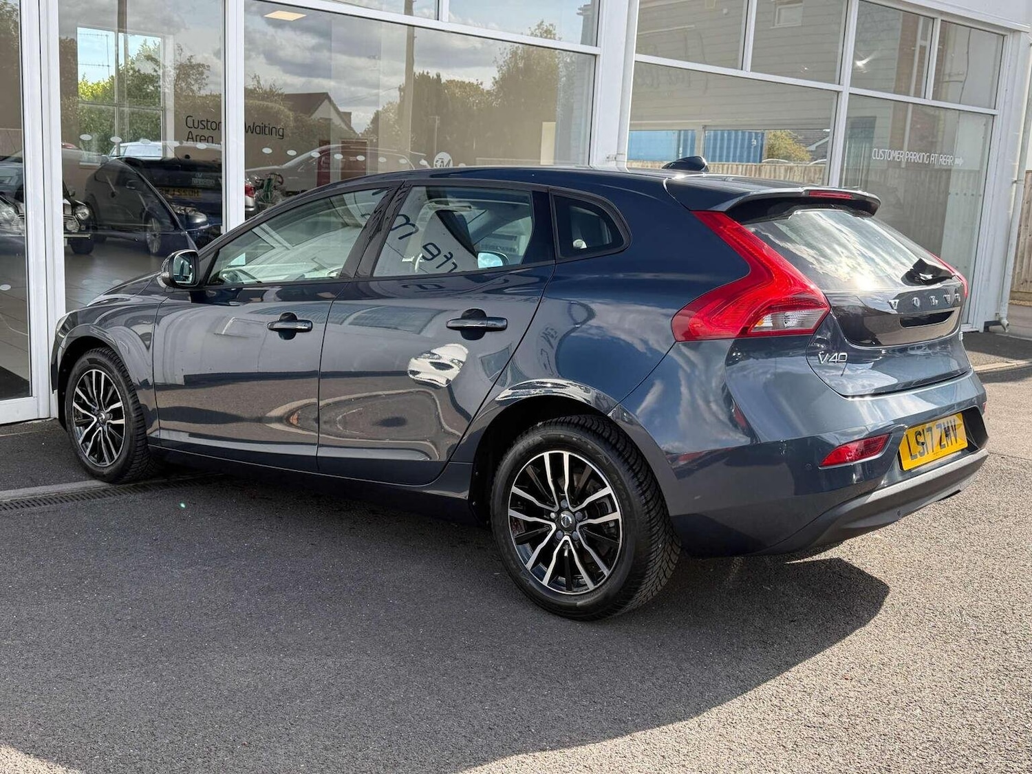 Used Volvo V40 2017 for sale - 76107419: Photo 39