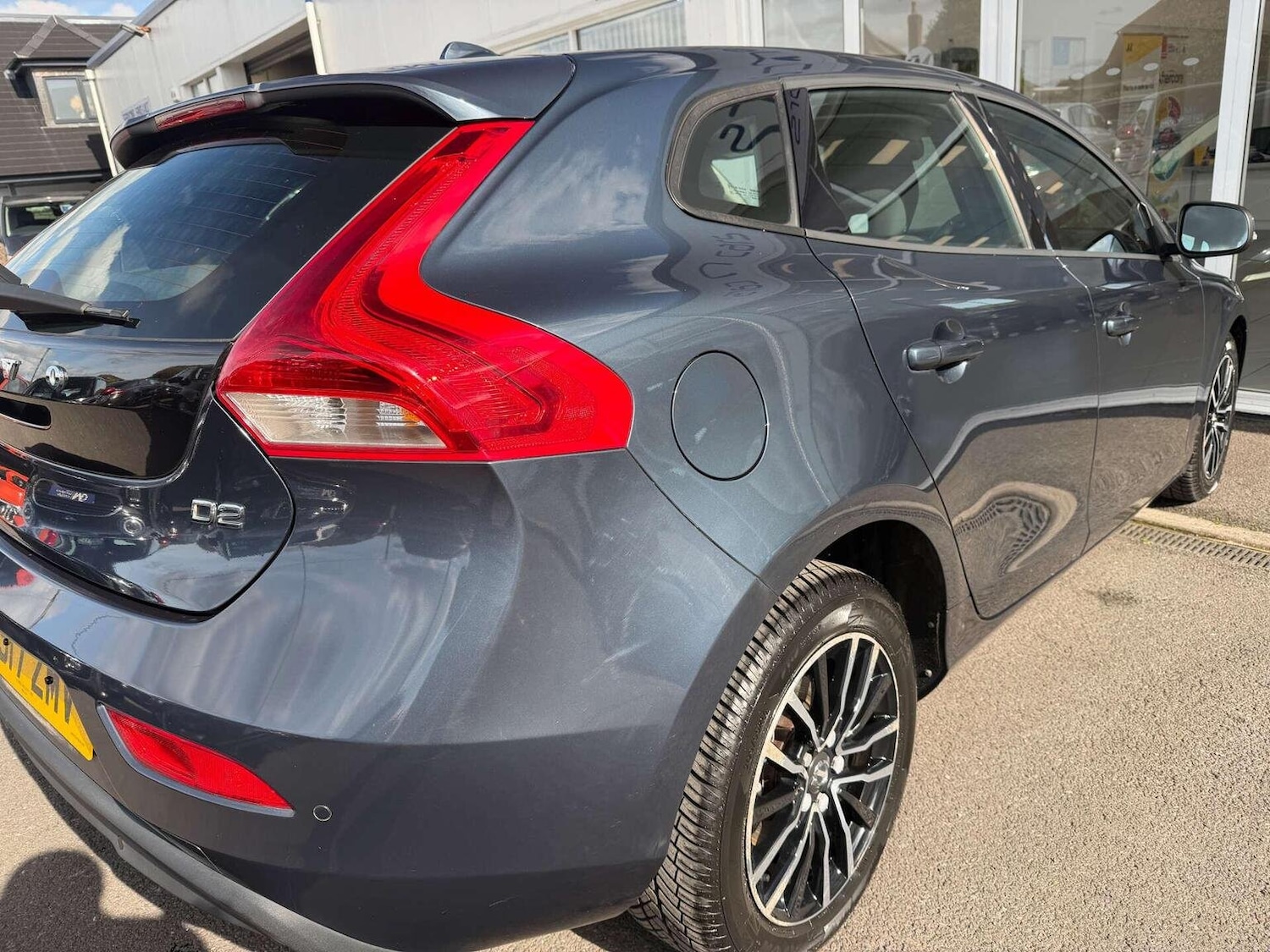 Used Volvo V40 2017 for sale - 76107419: Photo 40