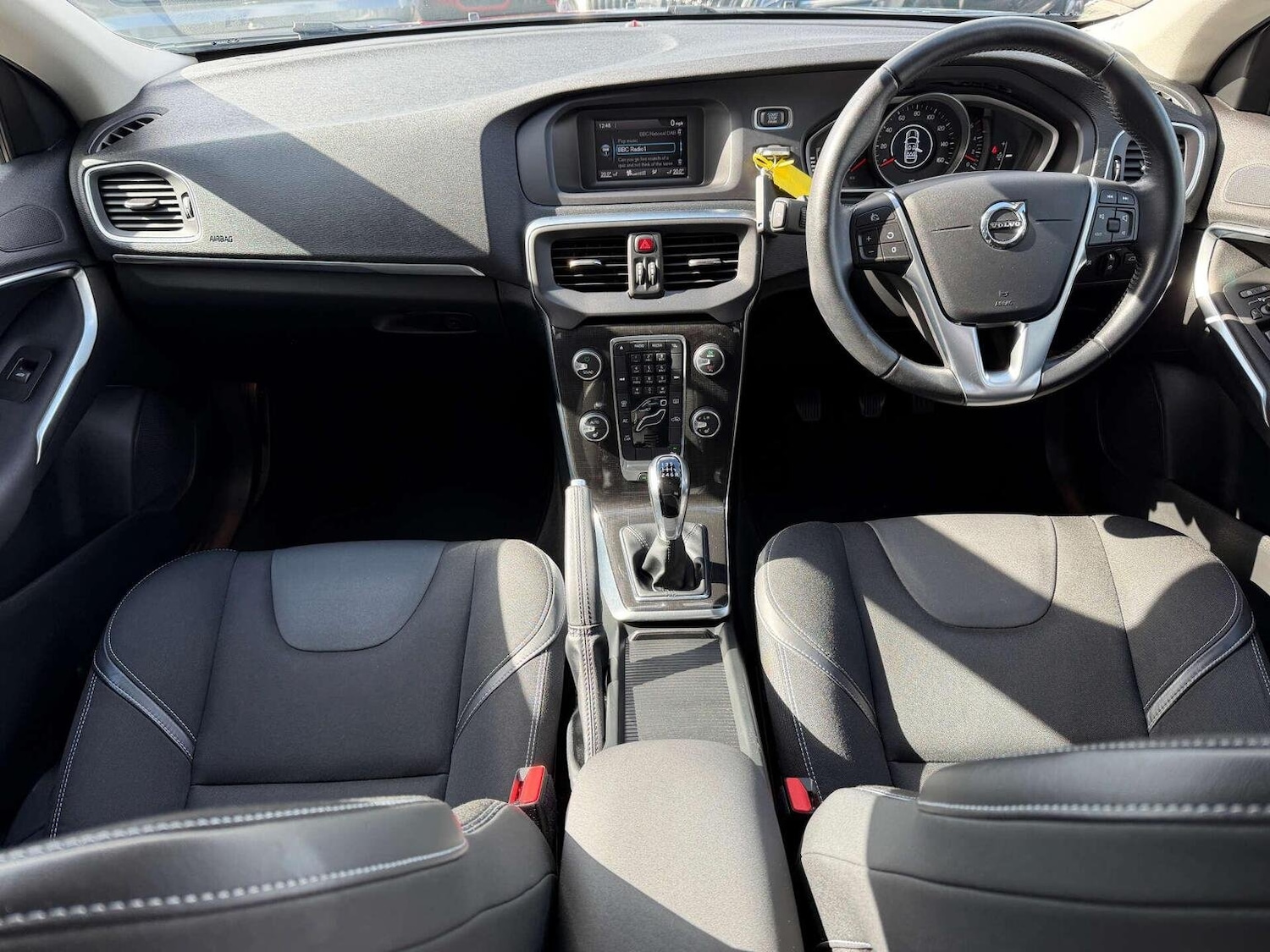 Used Volvo V40 2017 for sale - 76107419: Photo 8