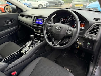 Used Honda HR-V 2018 for sale - 76418411: Photo