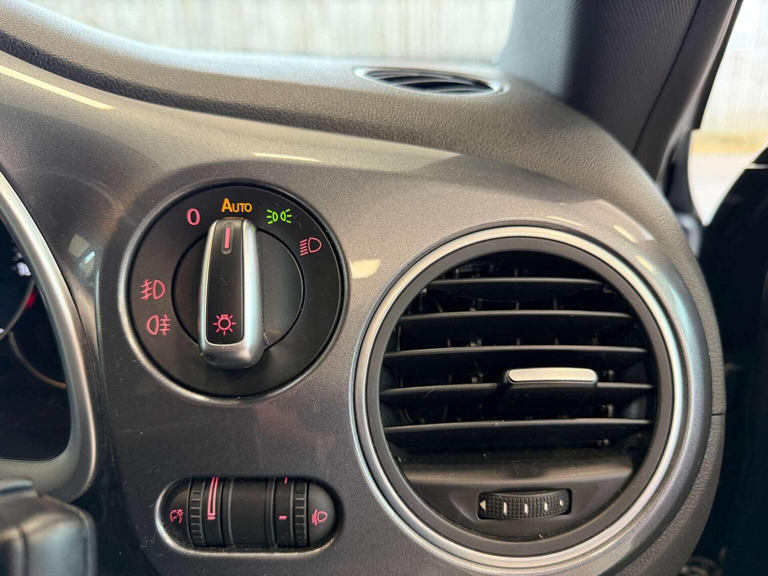 Used Volkswagen Beetle 2014 for sale - 77792888: Photo 19