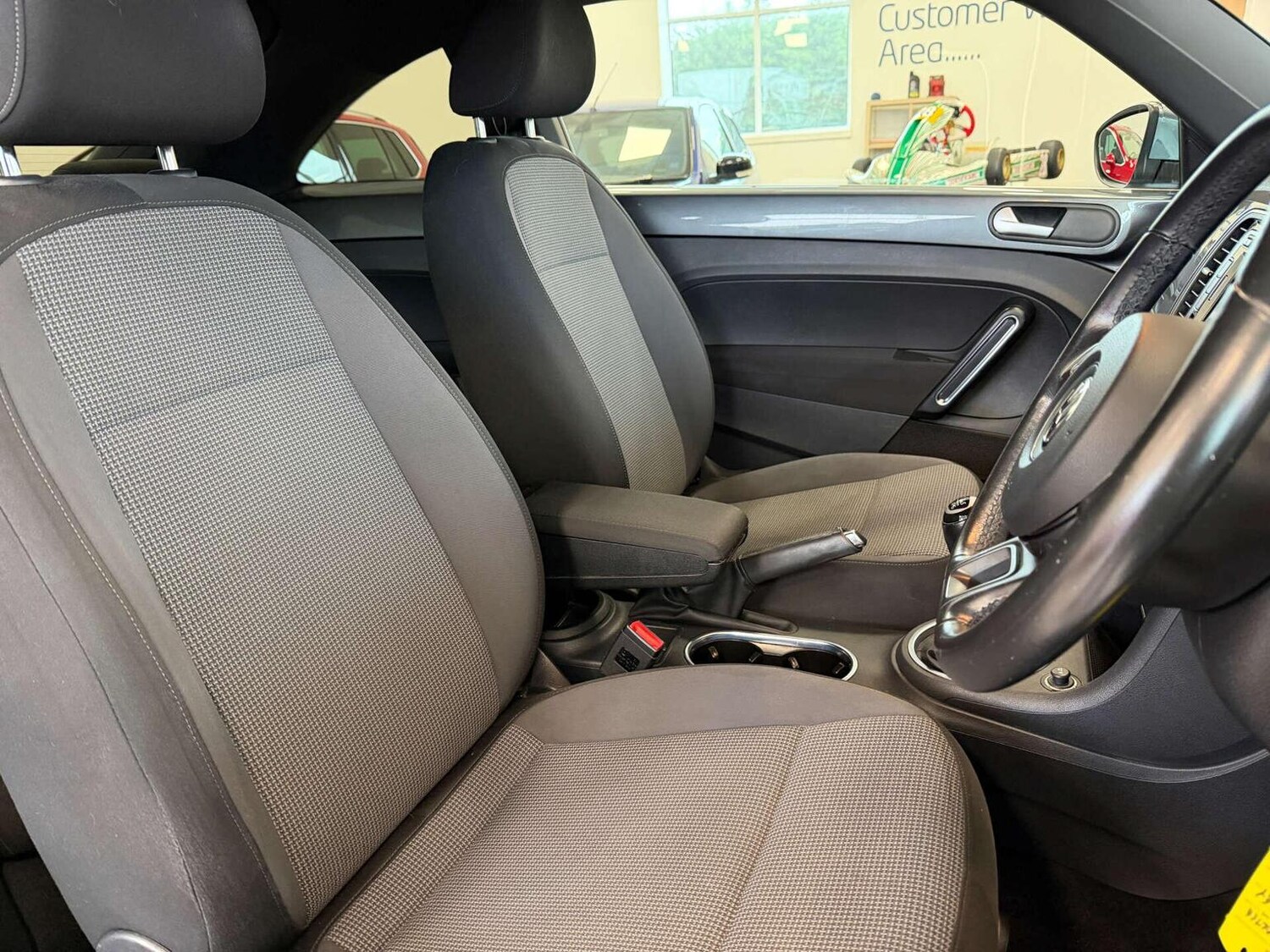 Used Volkswagen Beetle 2014 for sale - 77792888: Photo 23