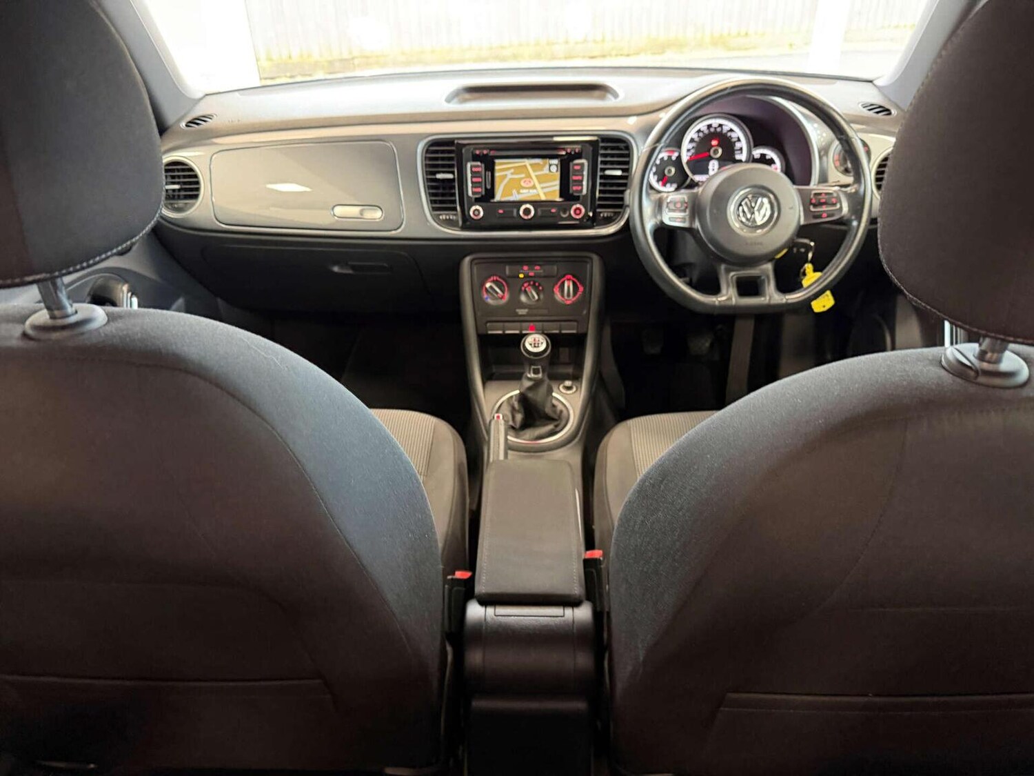 Used Volkswagen Beetle 2014 for sale - 77792888: Photo 8