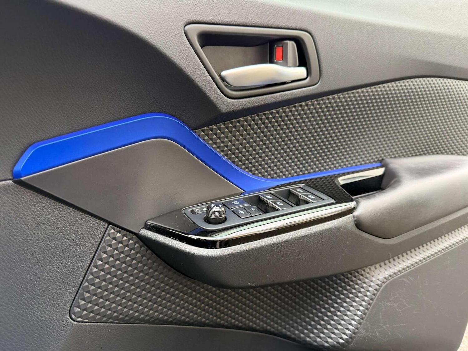 Used Toyota C-HR 2018 for sale - 76560071: Photo 24