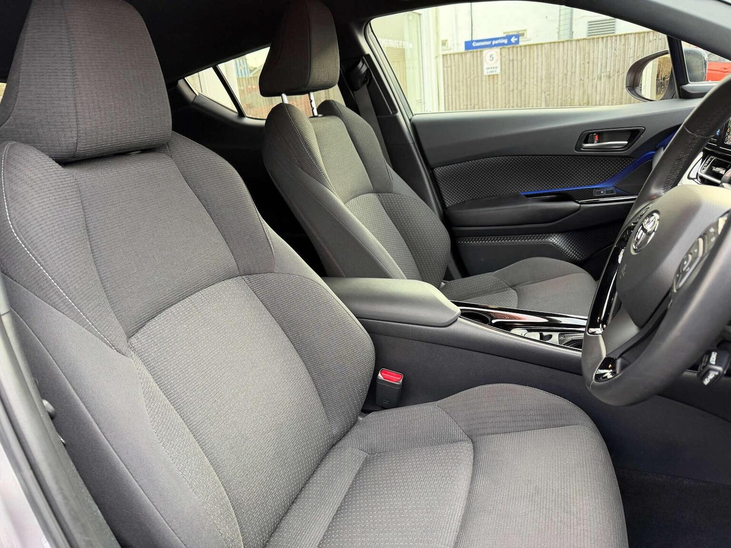 Used Toyota C-HR 2018 for sale - 76560071: Photo 27