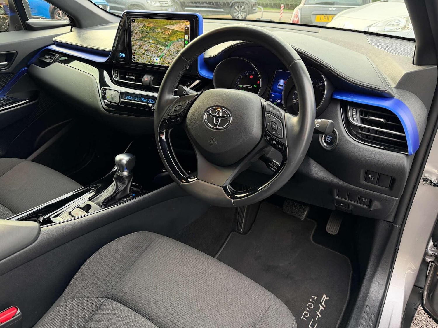 Used Toyota C-HR 2018 for sale - 76560071: Photo 3