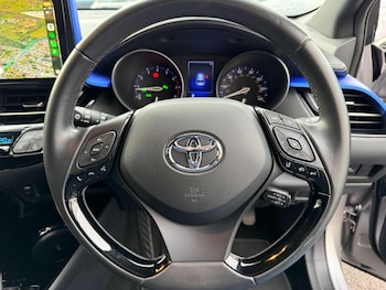 Used Toyota C-HR 2018 for sale - 76560071: Photo