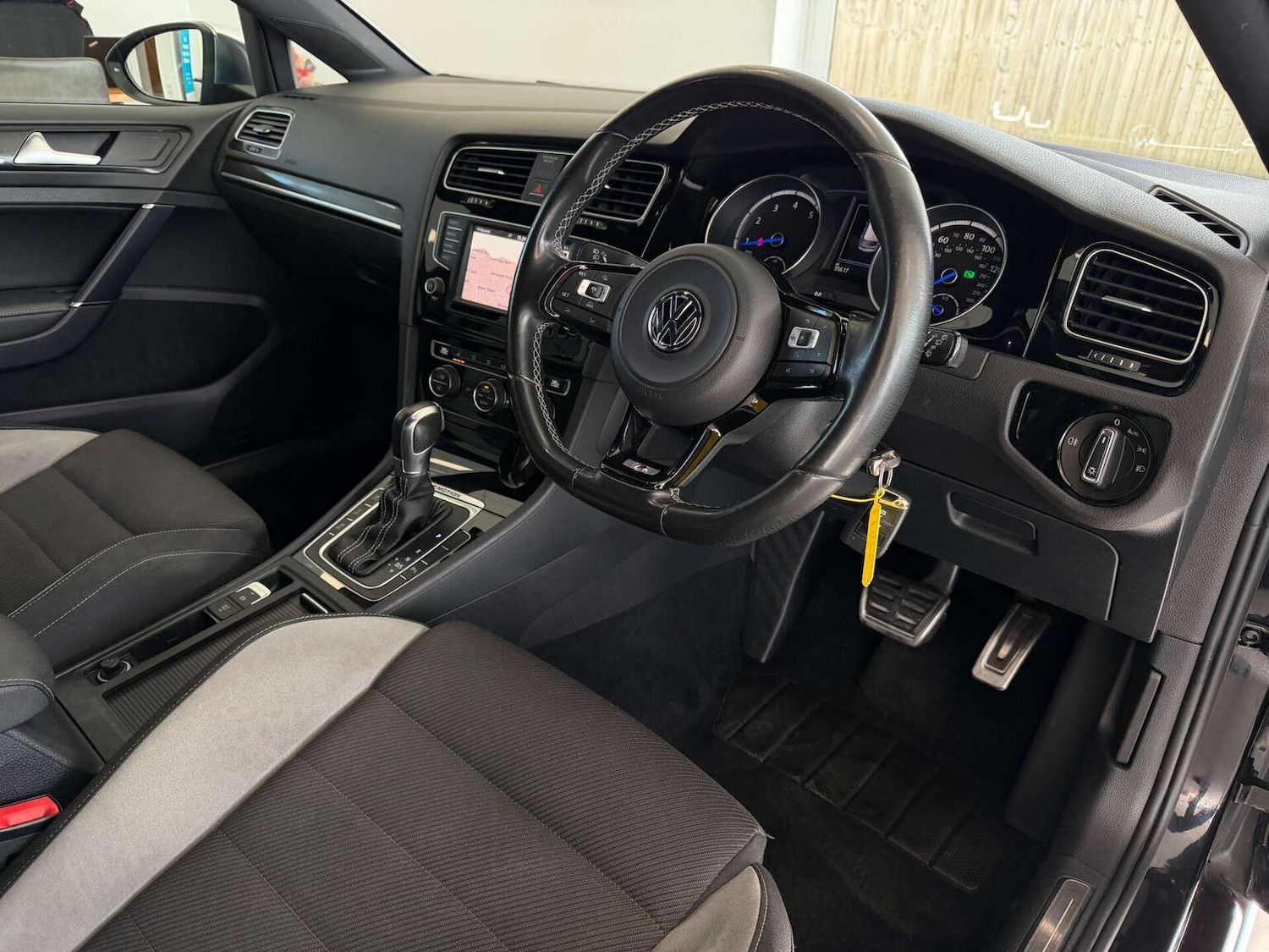 Used Volkswagen Golf 2016 for sale - 78070546: Photo 3