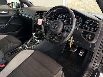 Used Volkswagen Golf 2016 for sale - 78070546: Photo