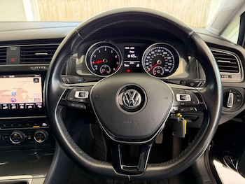 Used Volkswagen Golf 2020 for sale - 78182959: Photo