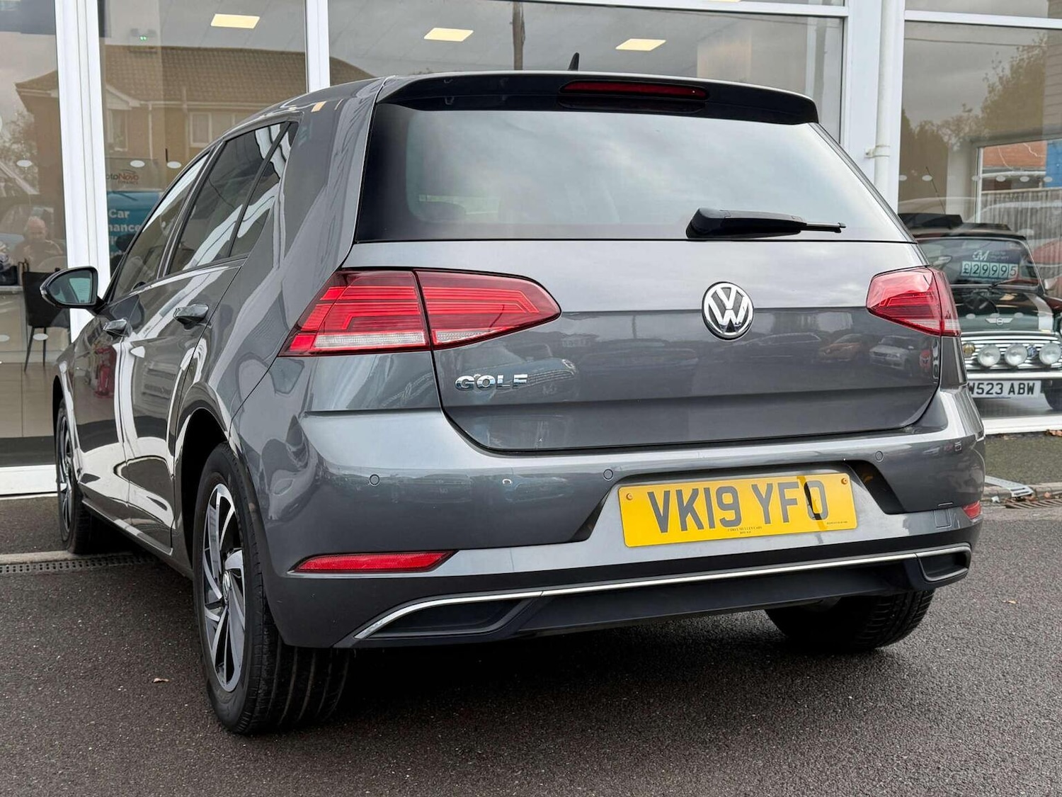 Used Volkswagen Golf 2019 for sale - 76656021: Photo 2