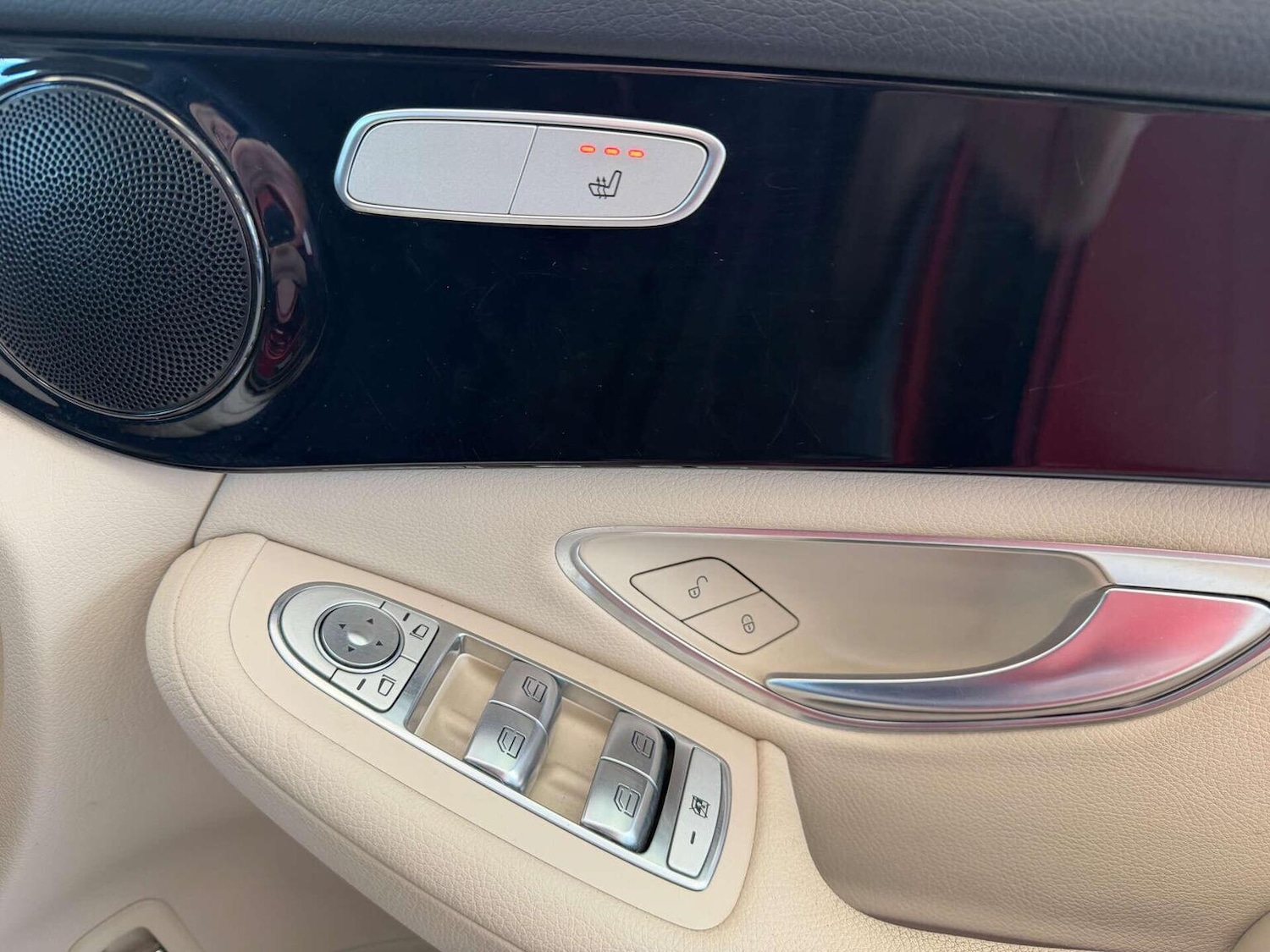 Used Mercedes-Benz GLC 2019 for sale - 77707231: Photo 25