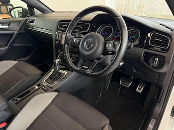 Used Volkswagen Golf 2017 for sale - 78258111: Photo